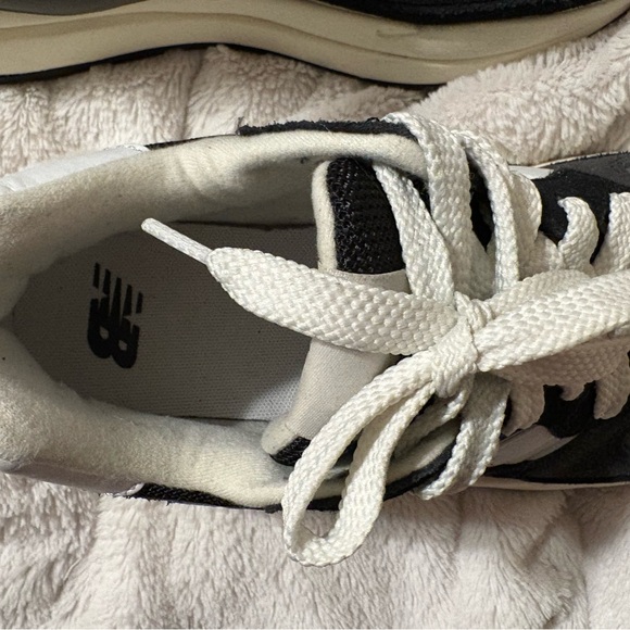 New Balance 5740s - Picture 2 of 3